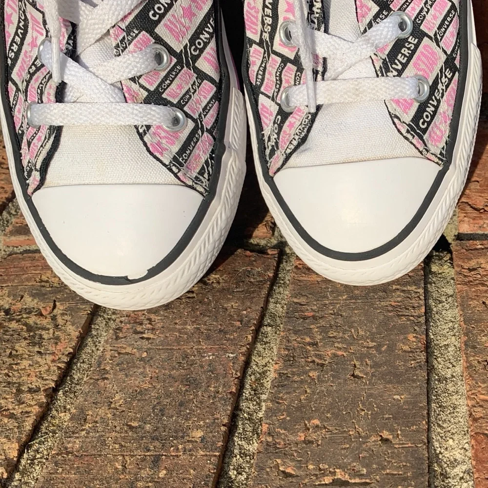 Converse - Picture 7 of 9